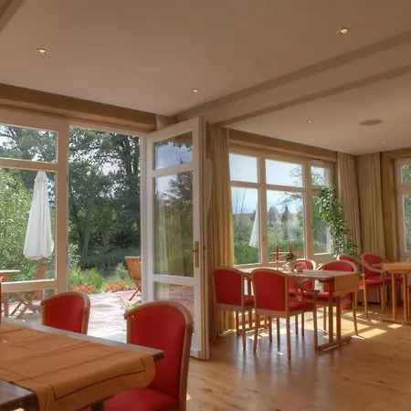 Hotel Gutshaus Parin - Bio- Und Gesundheitshotel Moor-Rolofshagen