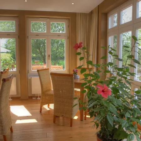 Gutshaus Parin - Bio- Und Gesundheitshotel 호텔