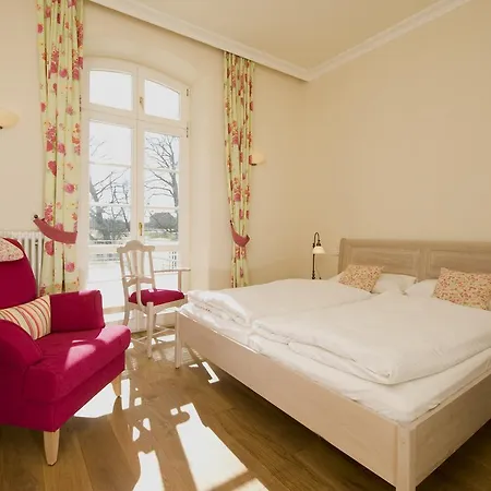 Gutshaus Parin - Bio- Und Gesundheitshotel ホテル