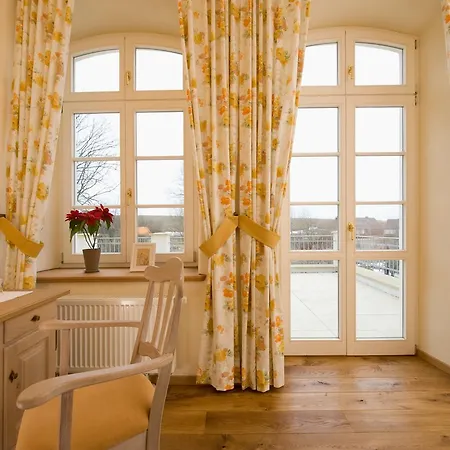 Gutshaus Parin - Bio- Und Gesundheitshotel ホテル
