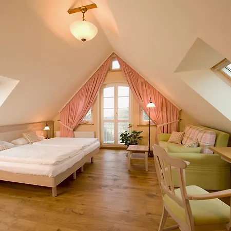 Gutshaus Parin - Bio- Und Gesundheitshotel * Moor-Rolofshagen