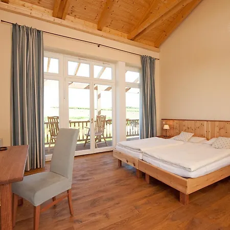 Gutshaus Parin - Bio- Und Gesundheitshotel ホテル Moor-Rolofshagen